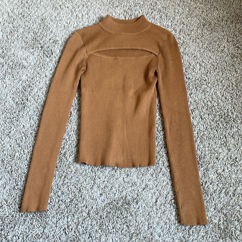 Cutout long sleeve turtle neck